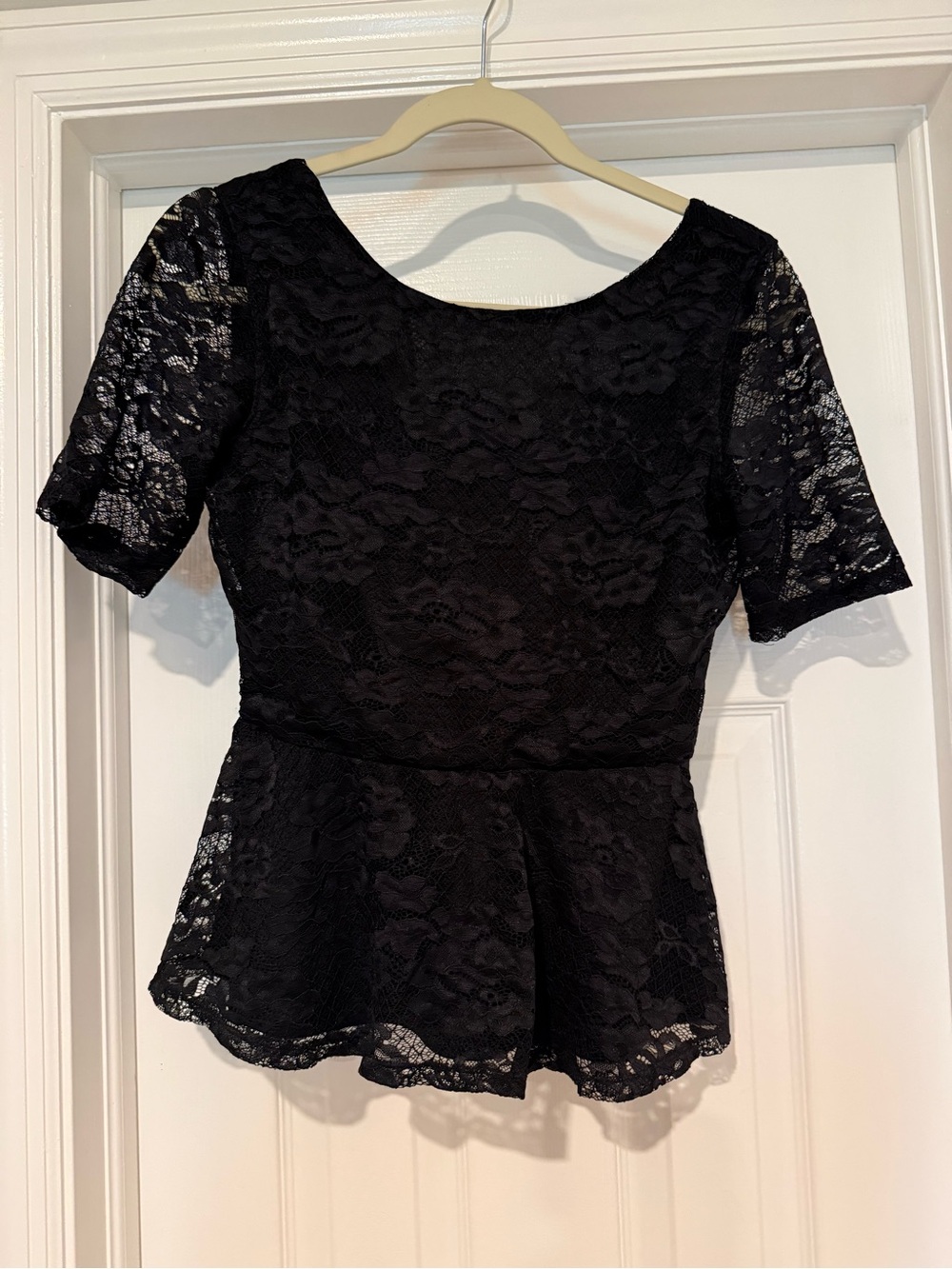 Express Black & White Animal Print Short-Sleeve Blouse size Small